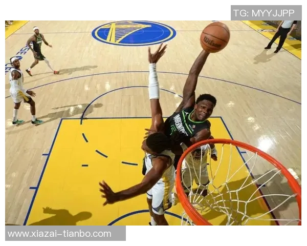 爱德华兹半场表现出色11投6中三分命中率高达40贡献15分3板3助